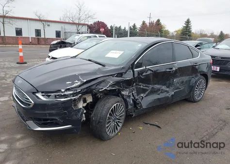 2018 Ford Fusion Hybrid Titanium из США, поврежденный, VIN 3FA6P0RU9JR124190